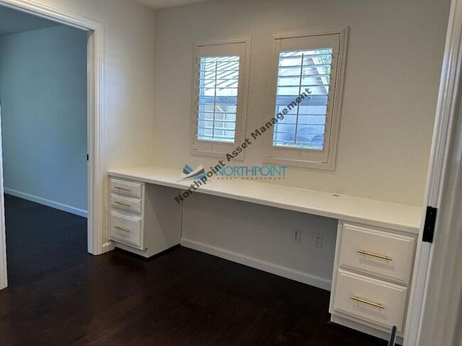 Building Photo - 4BR/3BA w/ Solar + Downstairs Bed/Bath in Whitney Oaks