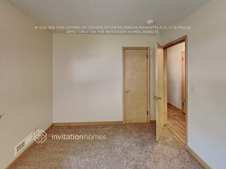 Building Photo - 6226 14th Ave S