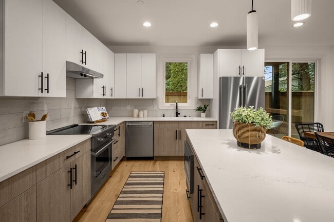 Building Photo - 2bd/3ba Kirkland Home