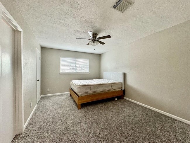 Building Photo - 11525 Beechnut St