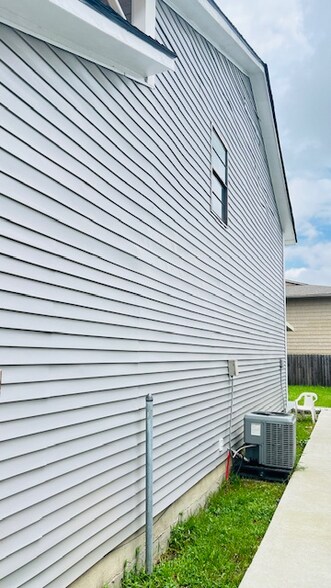 Building Photo - 2707 Mt Laurel Dr