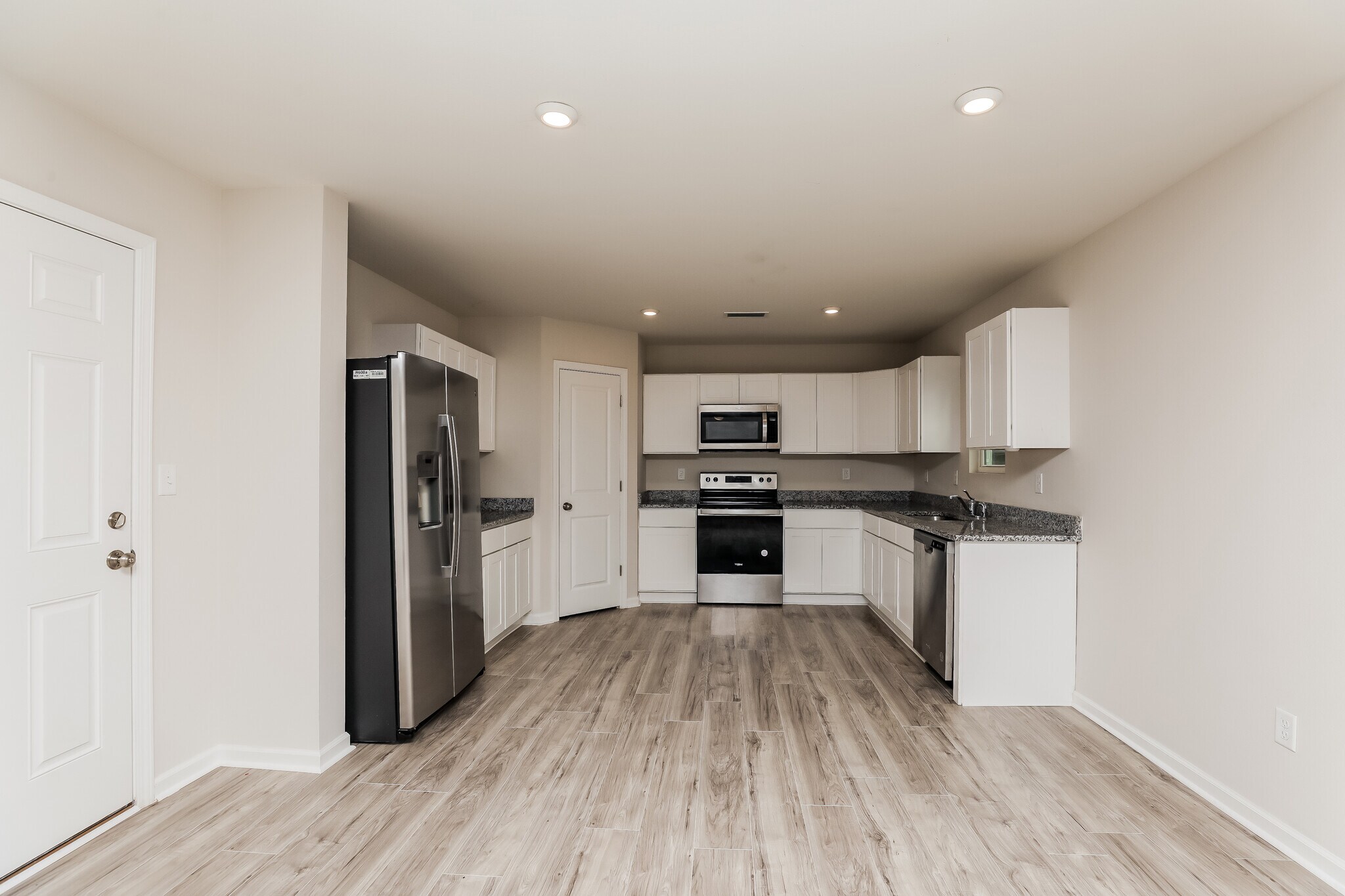 Building Photo - 6220 Travelers Rest Ct