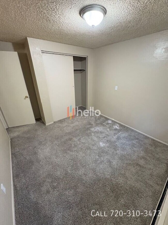 Building Photo - 4740 Scenic Cir