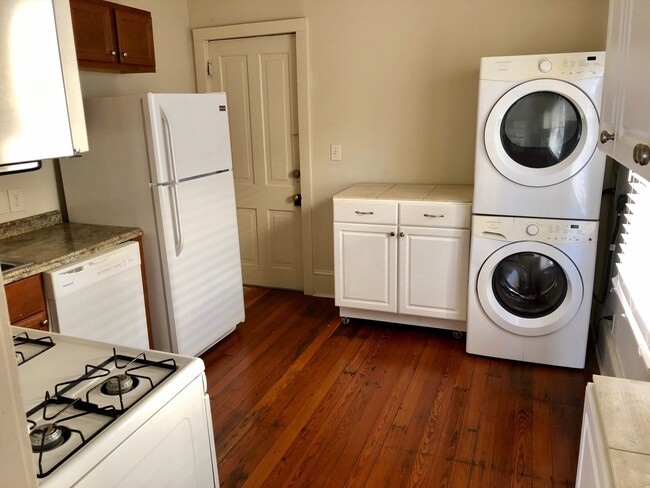 Building Photo - 2BR/1BA - Walk to Bayou St John