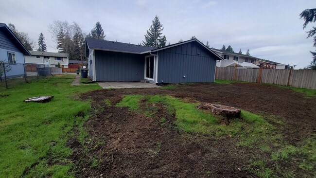 Building Photo - JUST REMODELED!! EVERYTHING BRAND NEW INSIDE THIS 3 BEDROOM, 1 BATH!!