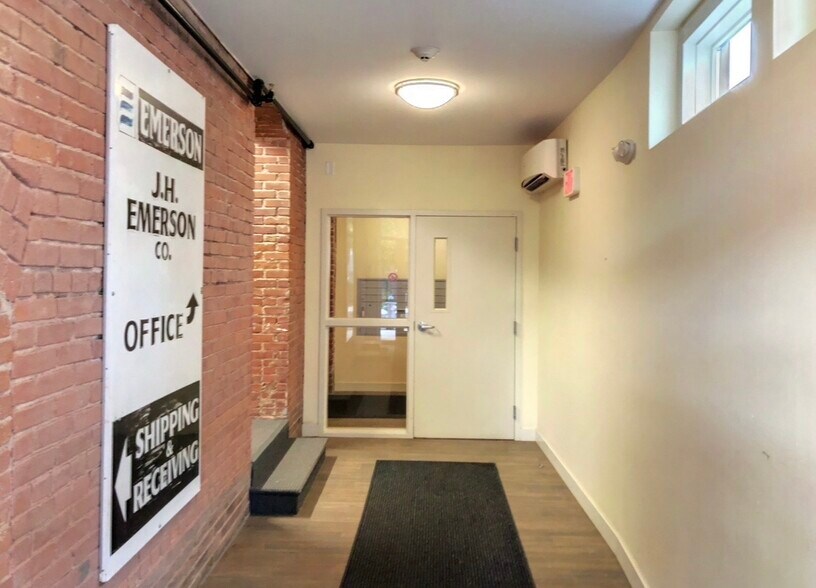 Building Photo - 22 Cottage Park Ave