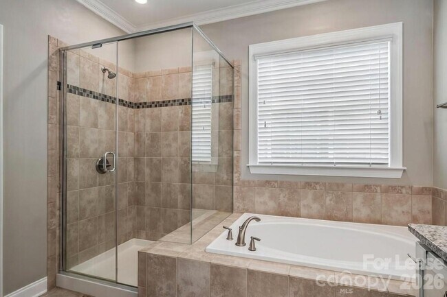 Building Photo - 10524 Royal Winchester Dr