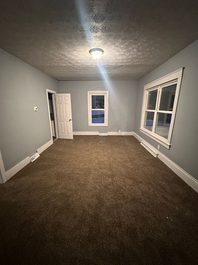 Building Photo - Lease To Purchase | 4 Bedrooms | 1.5 Bath | Single Family Home