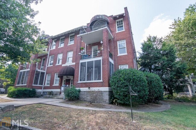 Primary Photo - 90 Elizabeth St NE