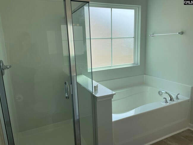 Building Photo - 372 Keeble Dr