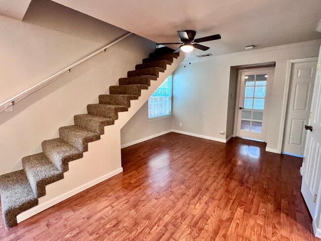 Building Photo - $1,795 Blackstone & Sierra, 2 Bed Condo + ...