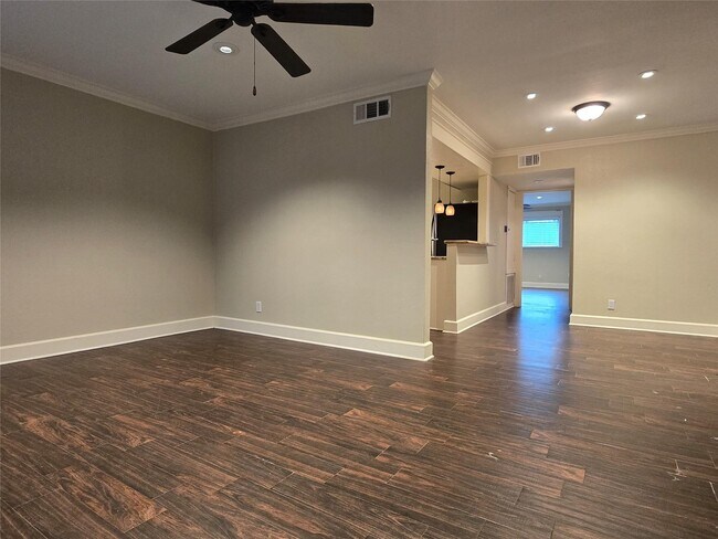 Building Photo - 11550 Chimney Rock Rd