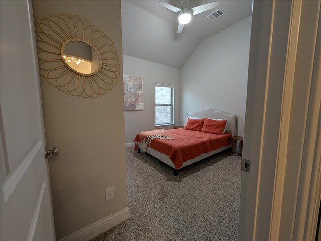 Building Photo - 125 Whistling Willow Dr