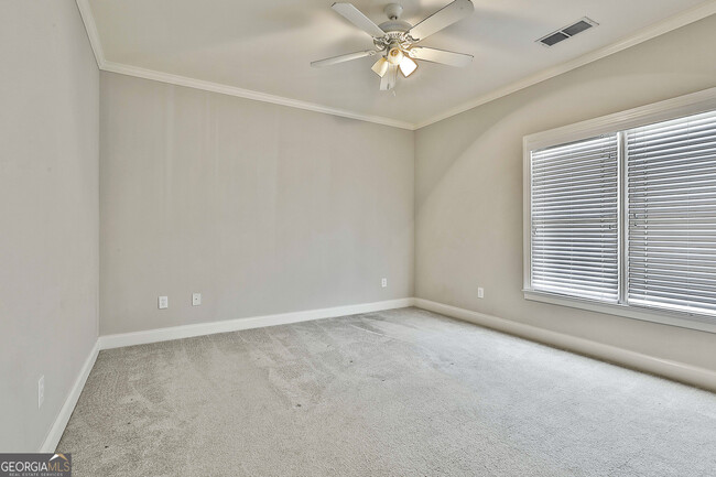 Building Photo - 205 Lexington Village