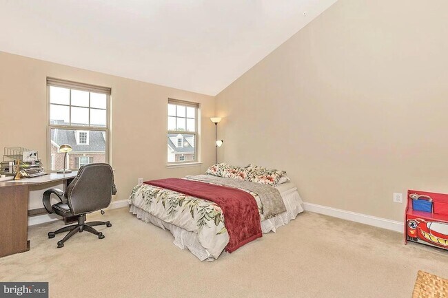 Building Photo - 11882 Country Squire Way