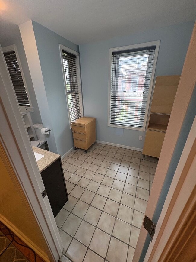 Building Photo - Beautiful 3 Bedroom on Susquehanna
