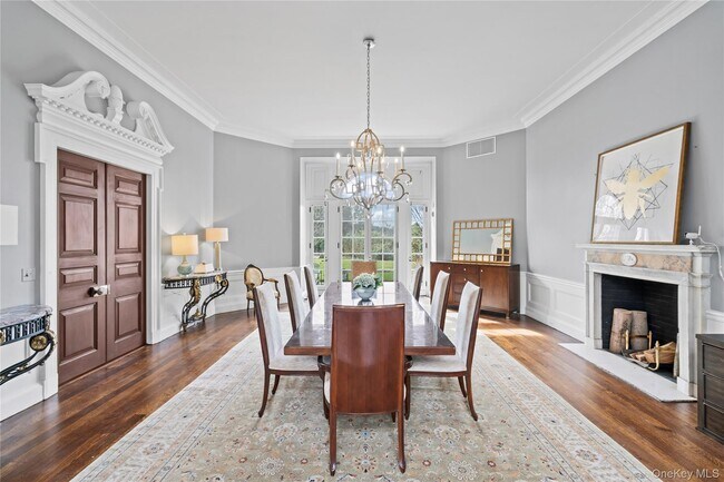 Building Photo - 393 Oyster Bay Road