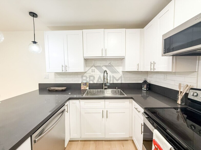 Building Photo - 5611 Fulcher Ave