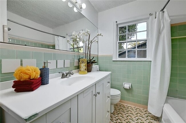 Building Photo - 3207 Breeze Terrace