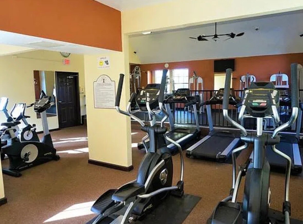 Building Photo - 375 Lake Ontario Ct