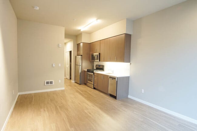Building Photo - *FREE RENT* Sellwood-Great Modern Studio w...