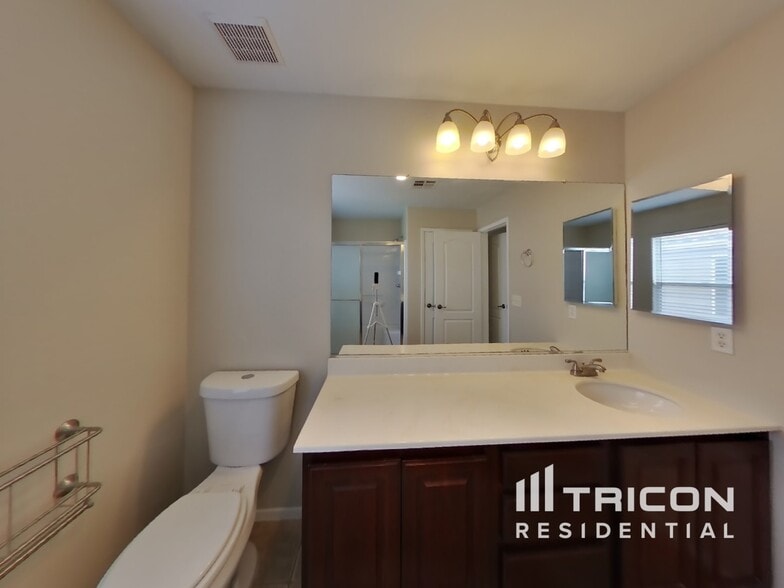 Building Photo - 9537 Crown Pines Ct