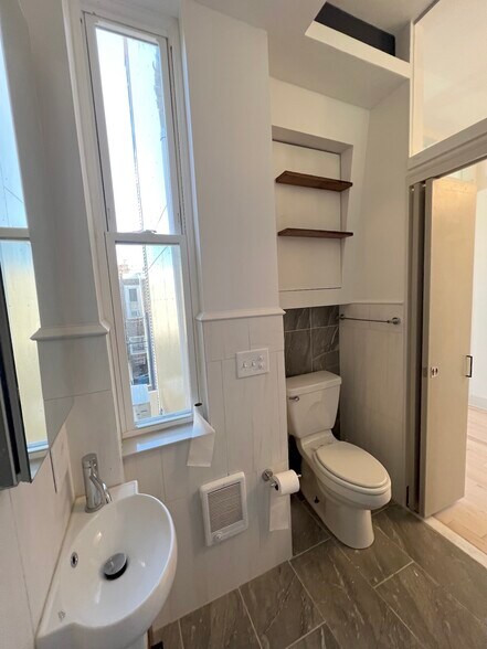 Building Photo - 2019 S Beechwood St