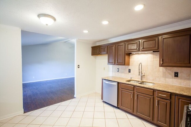 Building Photo - 5713 Baker Dr