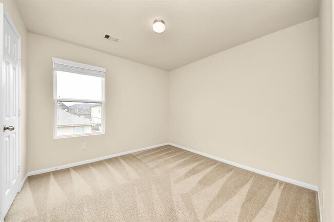 Building Photo - 9914 Swallow Dr