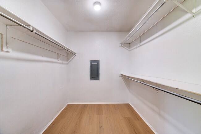 Building Photo - 15515 Mira Monte Dr