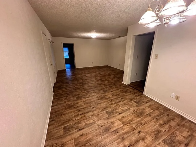 Building Photo - 228 Wall Dr