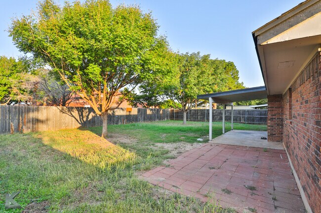 Building Photo - 4350 Bluebonnet Ct