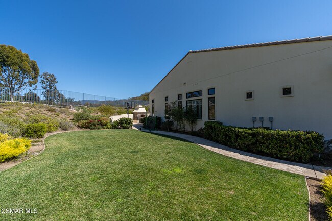 Building Photo - 835 Via Sedona
