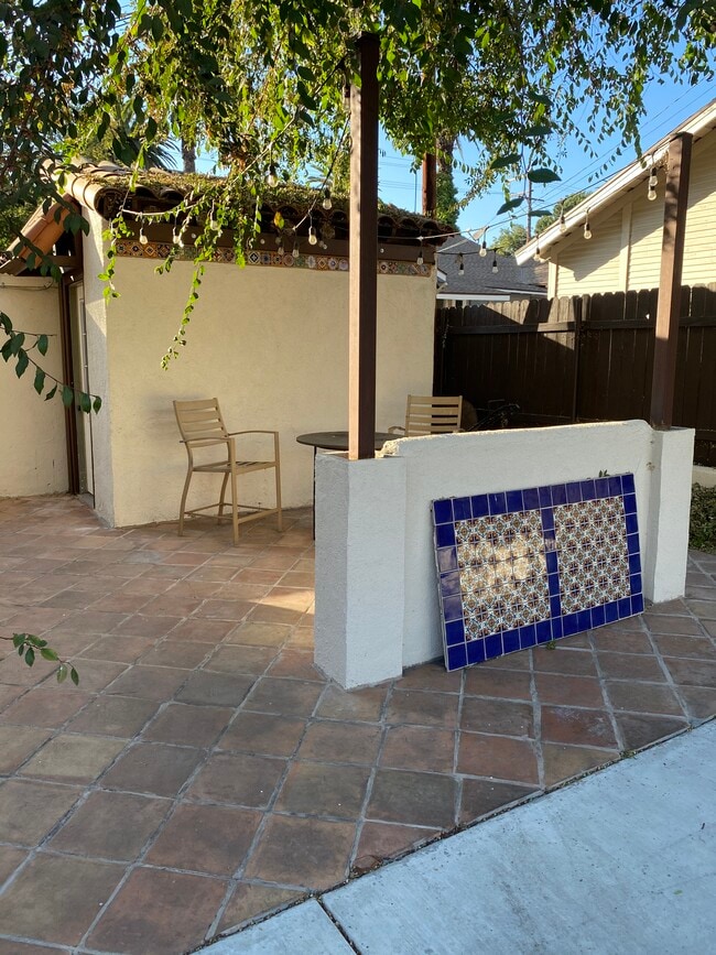 Shared Patio - 1357 E Orange Grove Blvd