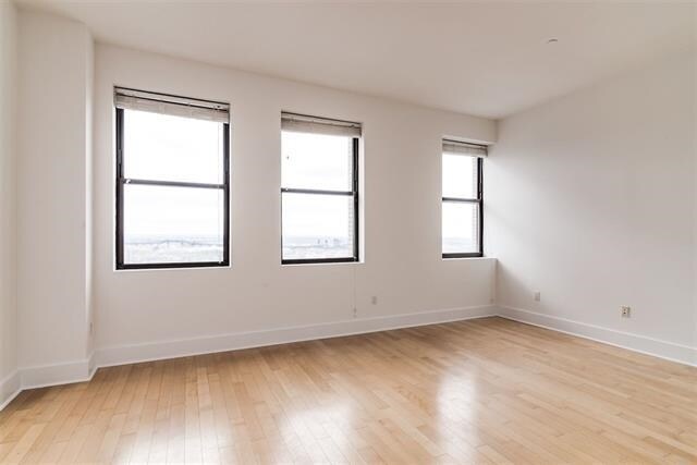 Building Photo - 4 BEACON Way