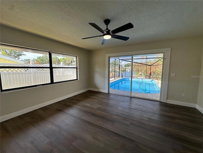 Building Photo - 1611 Canal Ct