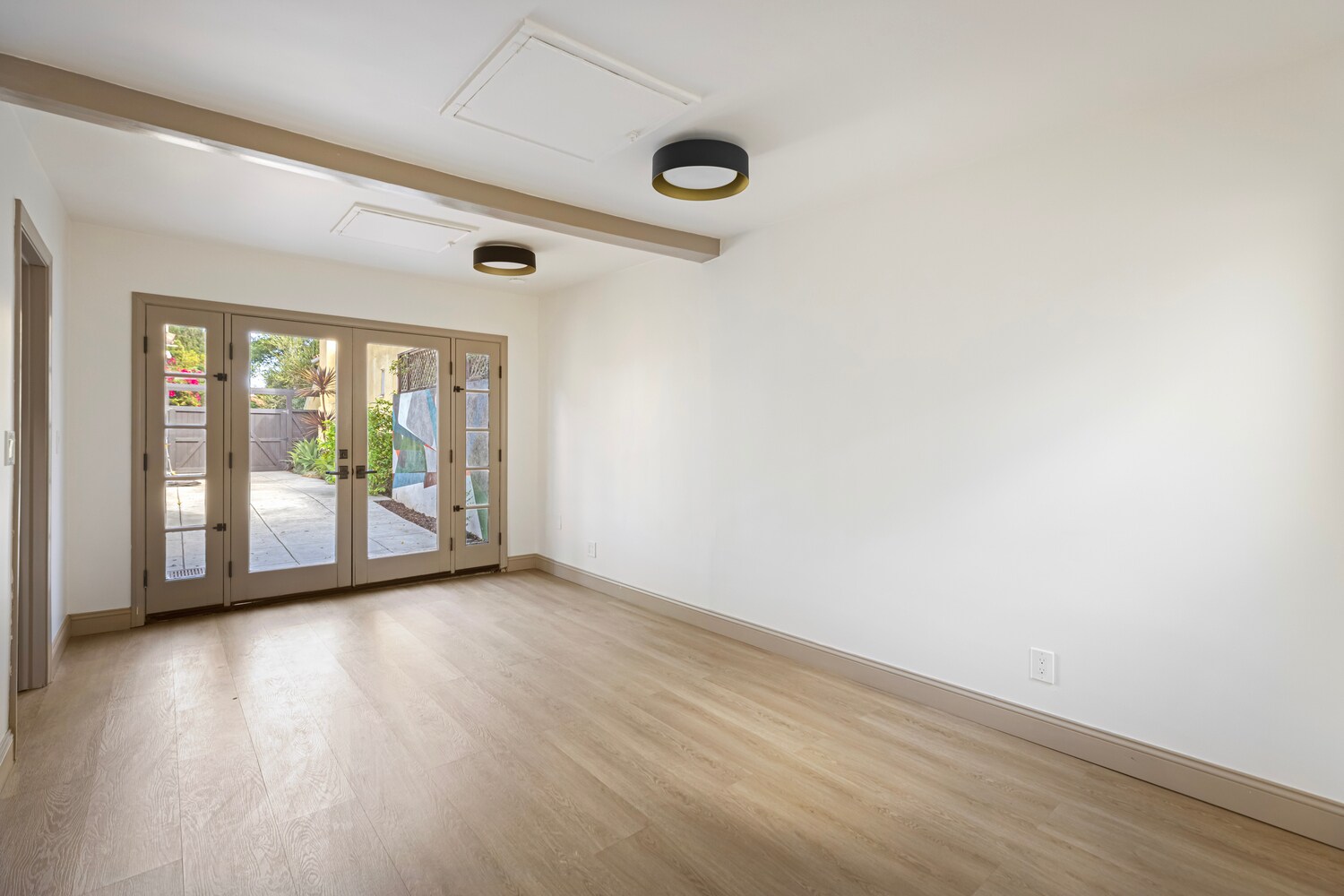Building Photo - 1169 S Sierra Bonita Ave