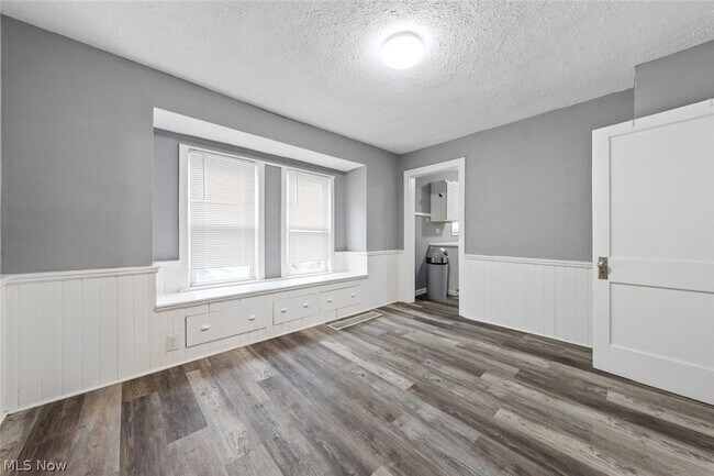 Building Photo - 3753 W 139th St