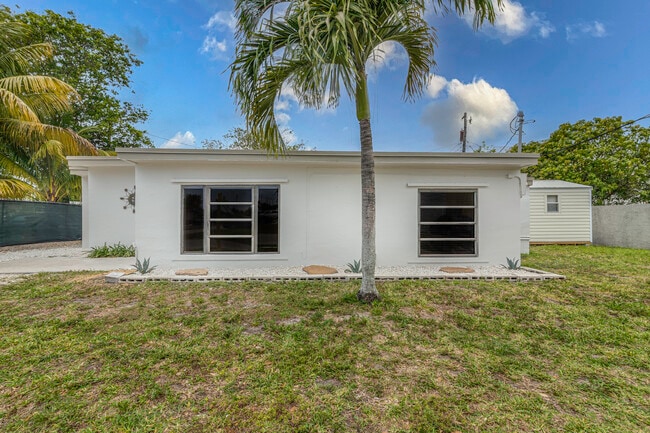 Building Photo - 1313 SW 37th Ave