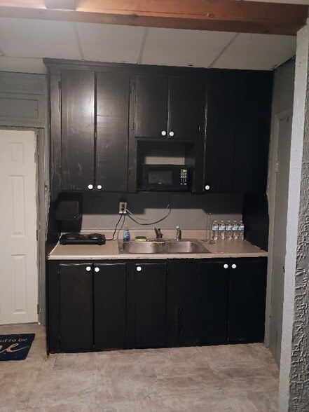 Building Photo - 9 Nutt Ave