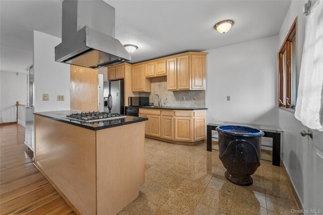 Building Photo - 35 Westwind Rd