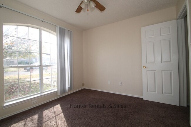 Building Photo - Southwest Killeen!