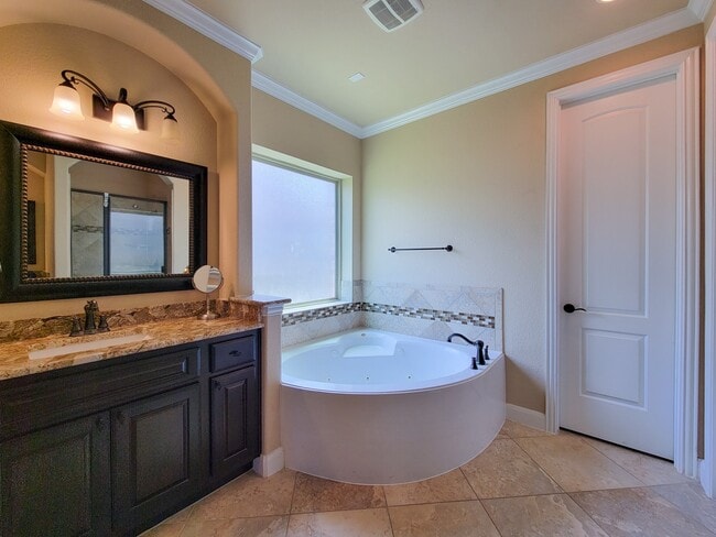 Building Photo - 715 Charleston Heights Ln