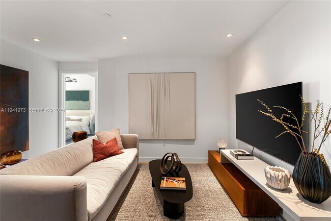 Building Photo - 500 Alton Rd