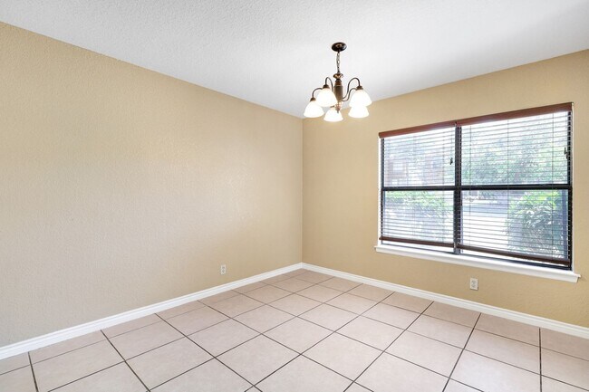 Building Photo - Beautifully Updated Single-Story Home Near...