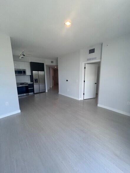 Primary Photo - 110 NW 14th Ave