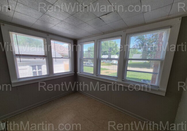 Building Photo - 501 D Ave