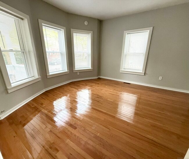 Primary Photo - 700 Winchester Ave