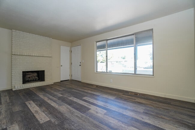 Building Photo - 1343 W Owyhee St
