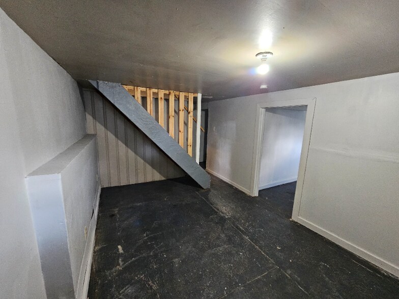 Building Photo - 511 Coppinger Dr